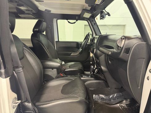 Used 2018 Jeep Wrangler Sport AWD/4WD image 22