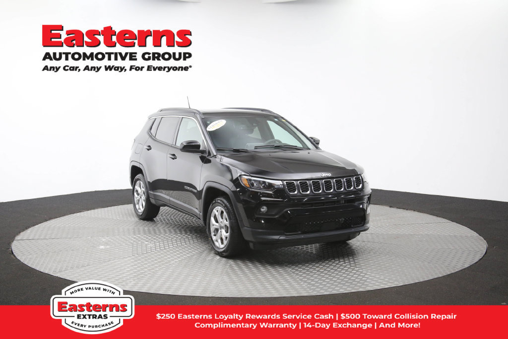 Used 2025 Jeep Compass Latitude w/ Sun & Sound Group AWD/4WD image 54