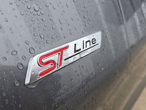 Used 2022 Ford Explorer ST-Line image 18