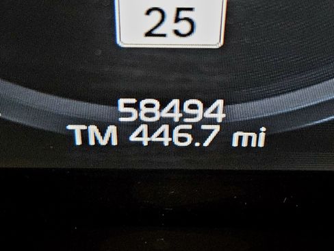 Used 2021 Volvo XC90 T6 Momentum w/ Protection Package Premier AWD/4WD image 11