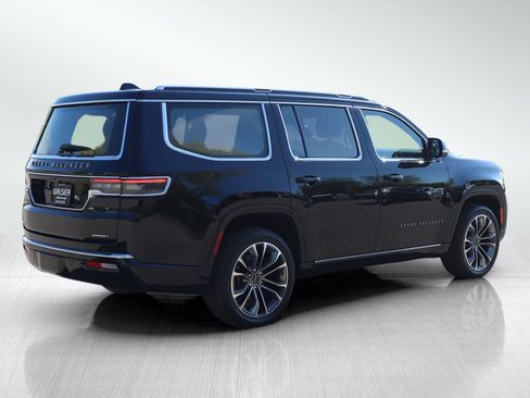 Used 2022 Jeep Grand Wagoneer Series III AWD/4WD image 5