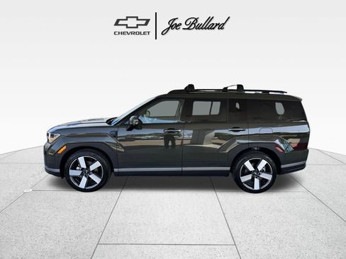 Used 2025 Hyundai Santa Fe Limited FWD image 5