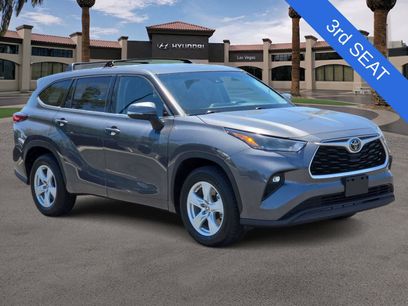 Used 2021 Toyota Highlander LE