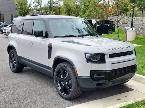 Used 2026 Land Rover Defender 110 S image 10