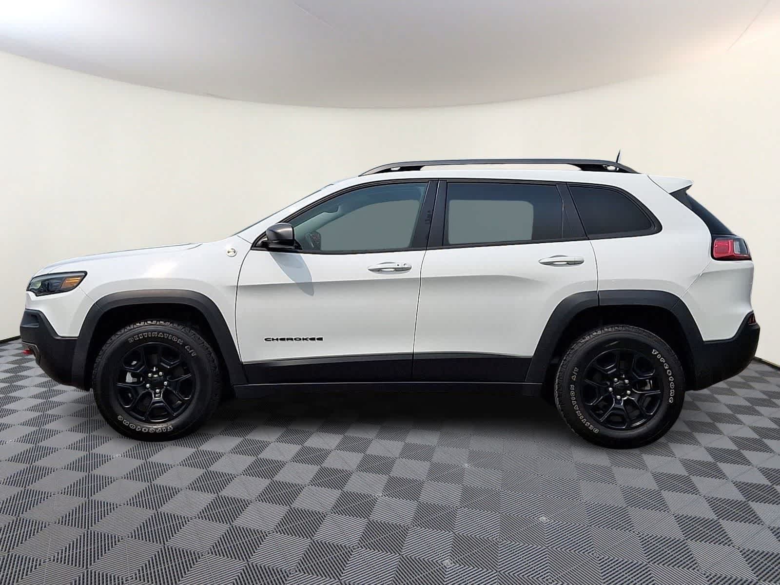 Used 2021 Jeep Cherokee Trailhawk w/ Trailer Tow Group AWD/4WD image 8