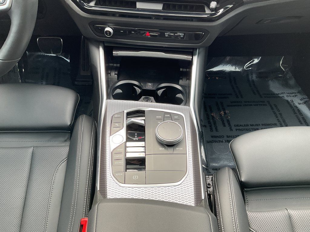 Used 2025 BMW 330i Sedan w/ M Sport Package RWD image 28
