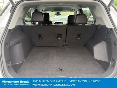 Used 2024 GMC Terrain SLT AWD/4WD image 29