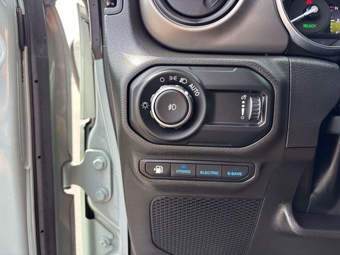 Used 2023 Jeep Wrangler Unlimited w/ Sun & Screen Package AWD/4WD image 20