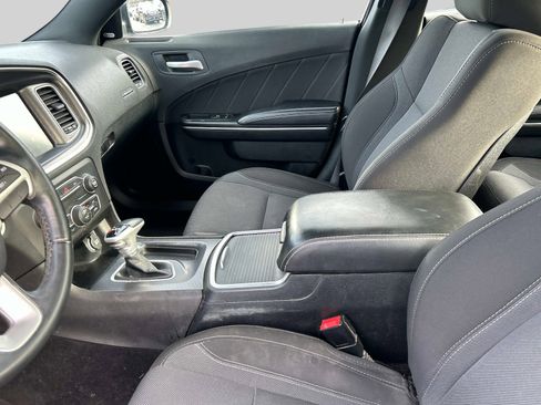 Used 2016 Dodge Charger SXT RWD image 21