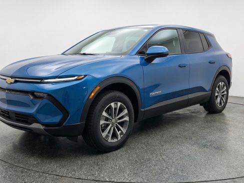 Used 2025 Chevrolet Equinox LT FWD image 3