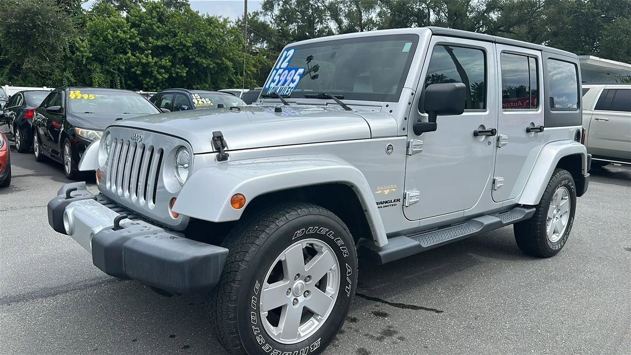 Used 2012 Jeep Wrangler Unlimited Sahara w/ Max Tow Pkg AWD/4WD image 18