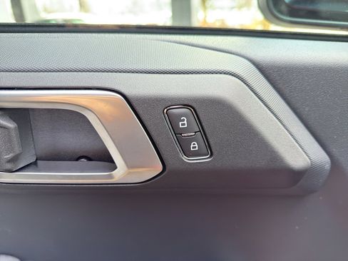 New 2025 Ford Bronco Big Bend w/ Black Diamond Package image 23