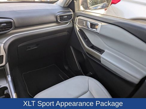 Used 2021 Ford Explorer XLT image 19