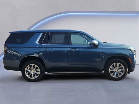 Used 2025 Chevrolet Tahoe Premier AWD/4WD image 2