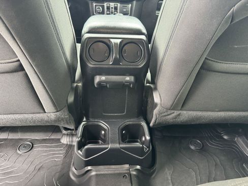 Used 2021 Jeep Wrangler Unlimited Sport AWD/4WD image 31