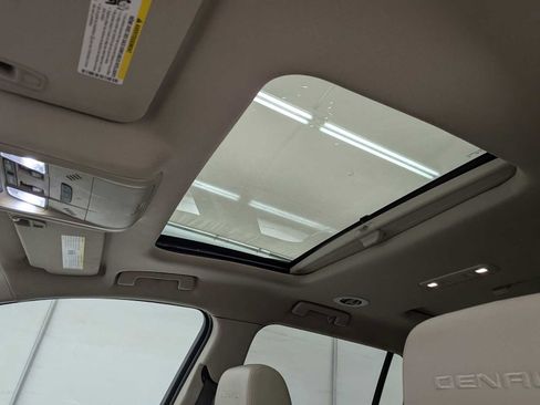 Used 2017 GMC Acadia Denali w/ Technology Package image 20