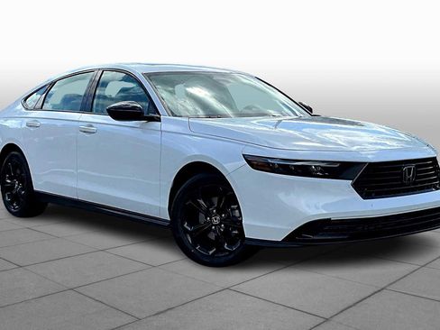 New 2025 Honda Accord SE image 2