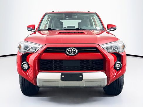 Used 2024 Toyota 4Runner TRD Off-Road image 2