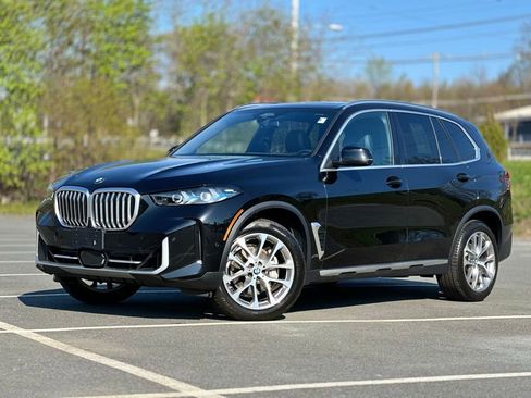 Certified 2024 BMW X5 xDrive40i w/ Premium Package AWD/4WD image 1