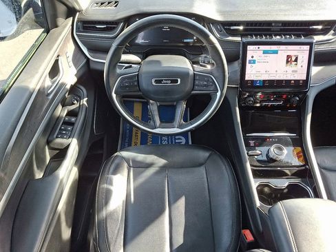 Used 2022 Jeep Grand Cherokee L Limited image 11