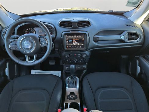 Used 2022 Jeep Renegade Latitude image 17