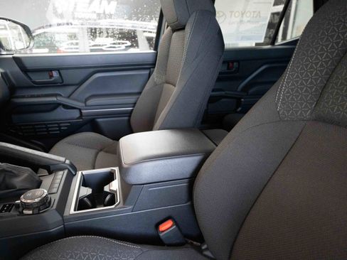 New 2026 Toyota 4Runner SR5 AWD/4WD image 10