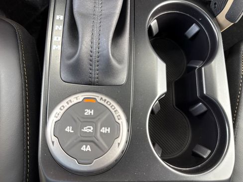 New 2026 Ford Bronco Badlands image 33