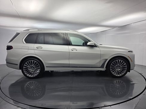 New 2027 BMW X7 xDrive40i w/ Premium Package AWD/4WD image 3