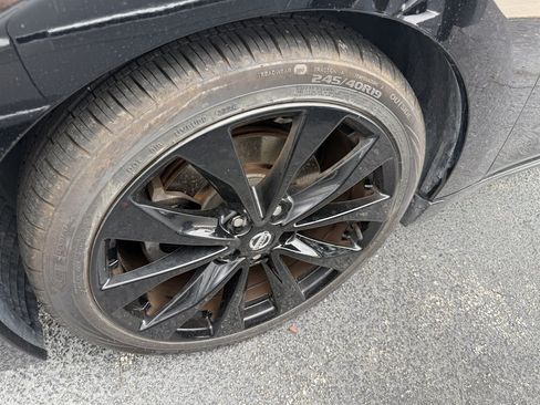Used 2020 Nissan Maxima SR w/ Sport Mat Group FWD image 10