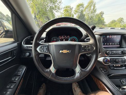 Used 2016 Chevrolet Suburban LTZ RWD image 22