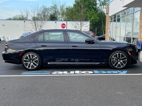 Used 2024 BMW 750e xDrive AWD/4WD image 17