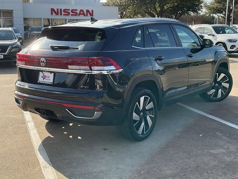 Used 2025 Volkswagen Atlas Cross Sport SE image 5