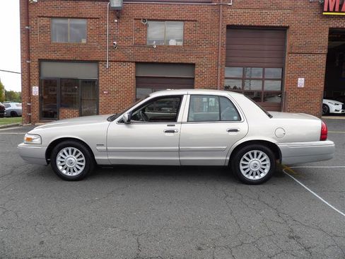 Used 2009 Mercury Grand Marquis LS image 4