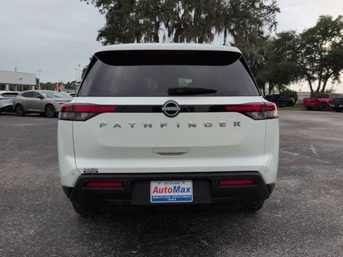 Used 2025 Nissan Pathfinder SV FWD image 5