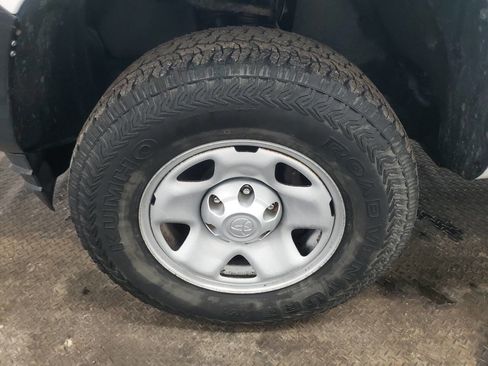 Used 2016 Toyota Tacoma SR5 RWD image 18