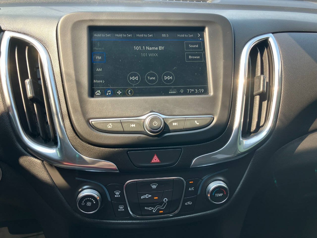 Used 2019 Chevrolet Equinox LT FWD image 19