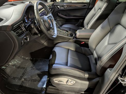 New 2026 Porsche Macan image 5