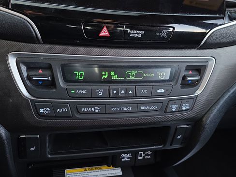 Used 2022 Honda Pilot TrailSport image 22