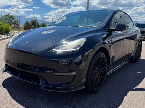 Used 2021 Tesla Model Y Long Range AWD/4WD image 3