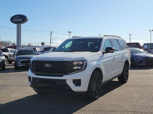 New 2026 Ford Expedition Platinum w/ Stealth Performance Package image 2