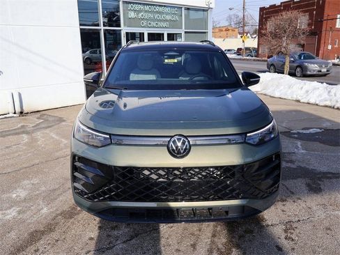 New 2026 Volkswagen Tiguan SE R-Line image 8