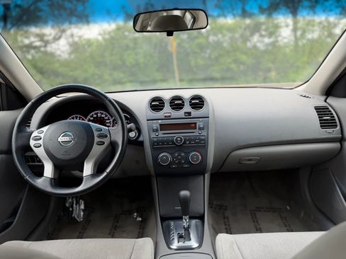 Used 2011 Nissan Altima 2.5 S w/ Special Edition Pkg image 23