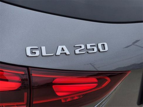 Certified 2025 Mercedes-Benz GLA 250 image 11