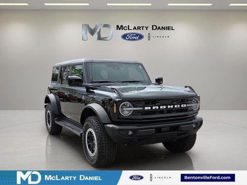 New 2026 Ford Bronco Outer Banks w/ Sasquatch Package AWD/4WD image 1