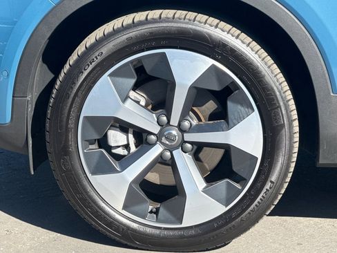 Certified 2025 Volvo XC40 B5 Plus image 12