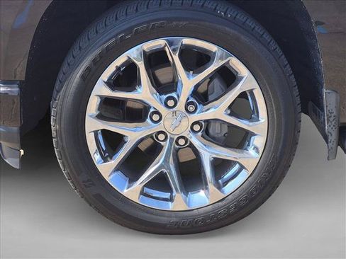 Used 2020 Chevrolet Silverado 1500 High Country w/ Technology Package AWD/4WD image 9