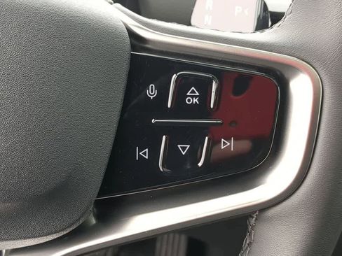 Certified 2025 Volvo EX30 Plus w/ Protection Package Premier image 23