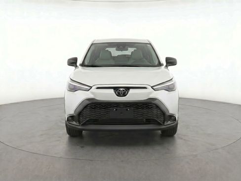 Used 2023 Toyota Corolla Cross AWD Hybrid image 2