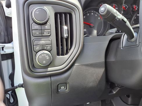New 2025 Chevrolet Silverado 1500 Custom image 15