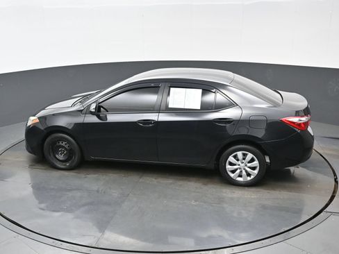Used 2015 Toyota Corolla LE FWD image 35